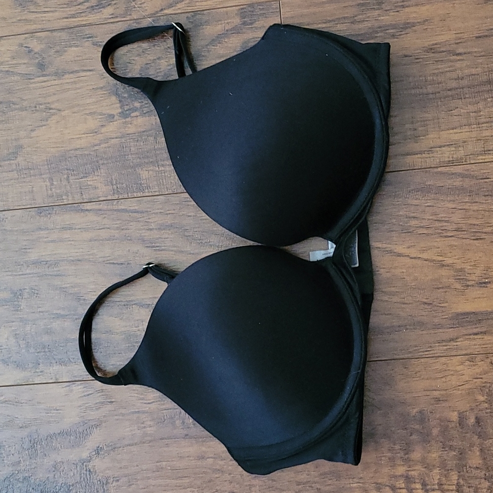 32D very sexy push up Victoria secret bra